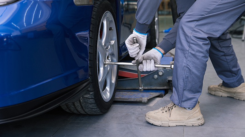 Replace the car tire detail steps